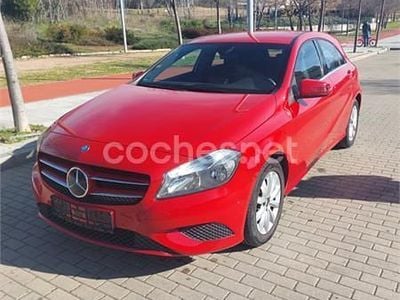 Usado Mercedes A180 Style 122 CV (89 kW) 2013 Rojo Berlina