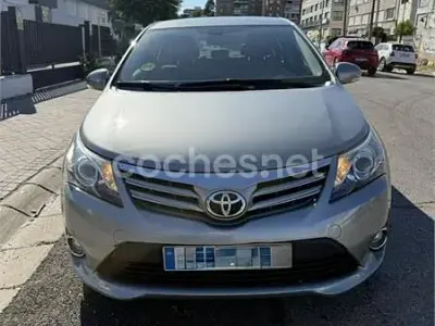 Usado Toyota Avensis Advance 124 CV (91 kW) 2013 Gris / plata Berlina