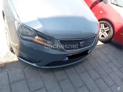 Usado Seat Toledo Style 105 CV (77 kW) 2012 Gris / plata Utilitario
