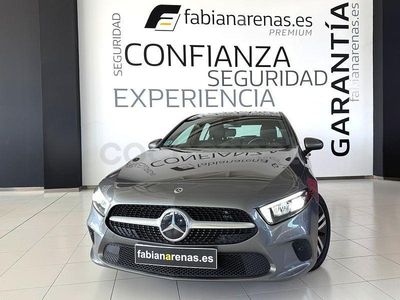 Usado Mercedes A180 116 CV (85 kW) 2022 Gris / plata Berlina