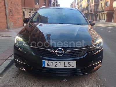 Usado Opel Astra Ultimate 145 CV (106 kW) 2021 Negro Familiar