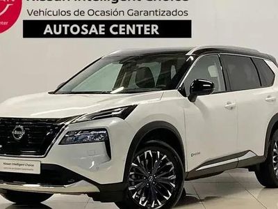 Lunar white galaxy black Usado 2025 Nissan X-Trail Tekna SUV | 38.900 € (Caro)