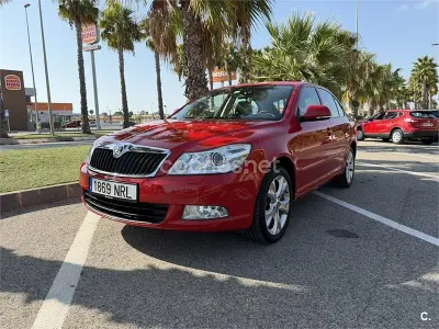 Usado Skoda Octavia Executive 160 CV (117 kW) 2011 Rojo Berlina