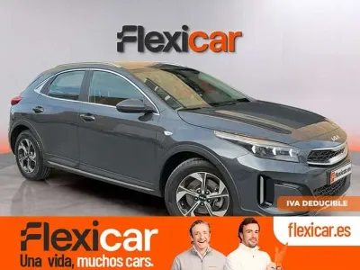 Usado Kia XCeed 101 CV (74 kW) 2024 Gris SUV