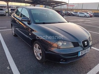 Usado Seat Cordoba Style 100 CV (73 kW) 2009 Negro Berlina