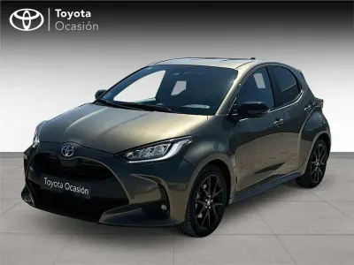 Usado Toyota Yaris Hybrid Style 116 CV (85 kW) 2022 Monovolumen