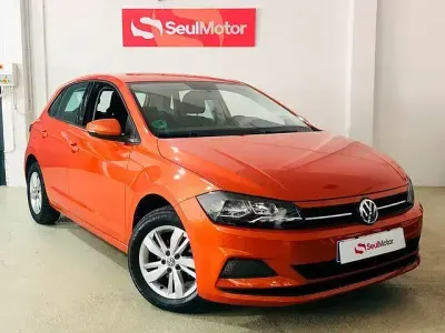 Usado VW Polo Advance 80 CV (58 kW) 2021 Naranja Utilitario