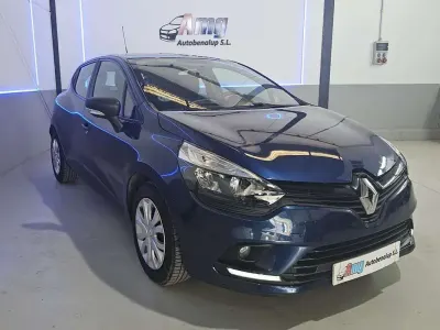 Usado Renault Clio IV Business 75 CV (55 kW) 2018 Azul Utilitario