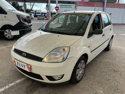 Usado Ford Fiesta Ambiente 68 CV (50 kW) 2003 Blanco Utilitario