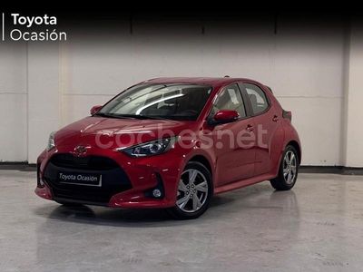 Usado Toyota Yaris Hybrid Active 116 CV (85 kW) 2024 Granate Berlina