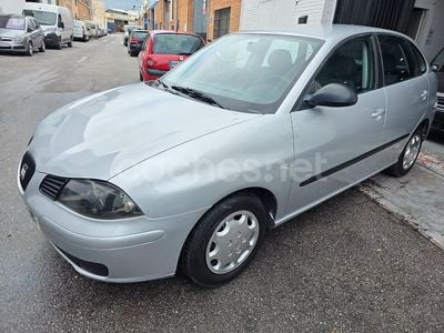 Gris / plata Usado 2002 Seat Ibiza Sport Berlina | 2990 € (Precio justo)