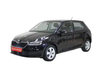 Usado Skoda Fabia Active 75 CV (55 kW) 2019 Negro Utilitario