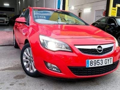 Rojo Usado 2010 Opel Astra Cosmo Utilitario | 6990 € (Precio justo)