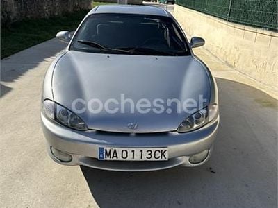 Gris / plata Usado 1998 Hyundai Coupé Coupe | 2200 €