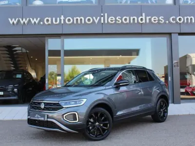 Usado VW T-Roc 150 CV (110 kW) 2023 Gris SUV