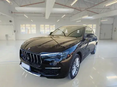 Usado Maserati Levante 275 CV (202 kW) 2021 Negro SUV