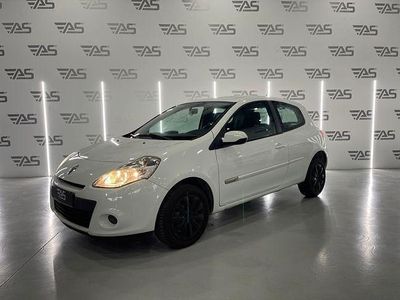 Blanco Usado 2013 Renault Clio IV Authentique Utilitario | 7900 € (Un poco caro)