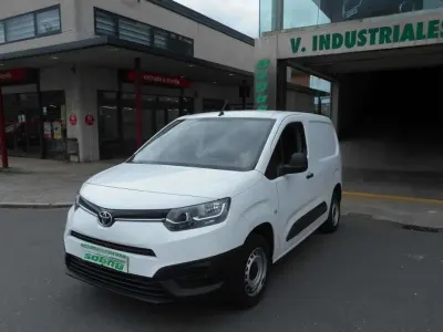 Usado Toyota Proace City City 102 CV (75 kW) 2021 Blanco Monovolumen