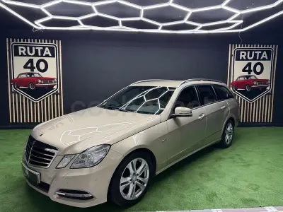 Usado Mercedes E220 Elegance 170 CV (125 kW) 2011 Beige Familiar