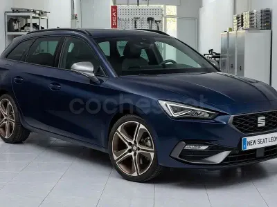Usado Seat Leon FR 150 CV (110 kW) 2022 Azul Familiar