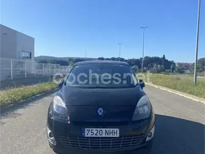 Usado Renault Scénic III Bose Edition 130 CV (95 kW) 2011 Negro Monovolumen