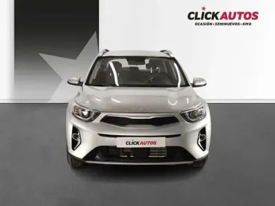 Usado Kia Stonic Active 79 CV (58 kW) 2025 Plateado SUV