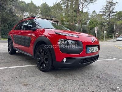 Usado Citroën C4 Shine Edition 100 CV (73 kW) 2016 Rojo Berlina