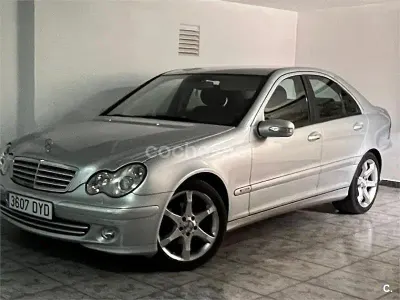 Usado Mercedes C220 Sport Edition 150 CV (110 kW) 2006 Gris / plata Berlina