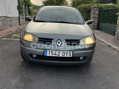 Usado Renault Mégane 105 CV (77 kW) 2006 Verde Berlina