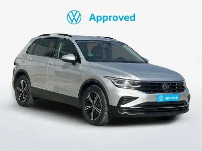 Käytetty VW Tiguan Life 150 HP (110 kW) 2024 Harmaa Katumaasturi