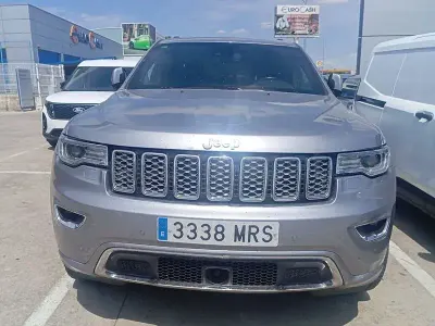 Usado Jeep Grand Cherokee Overland 250 CV (183 kW) 2019 Gris / plata SUV