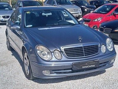 Usado Mercedes E220 Classic 150 CV (110 kW) 2004 Gris Berlina
