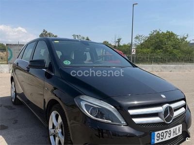 Occasion Mercedes B180 122 PK (89 kW) 2012 Zwart MPV