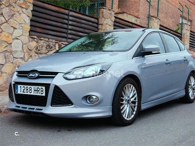 Usado Ford Focus Sport 125 CV (91 kW) 2013 Gris / plata Berlina
