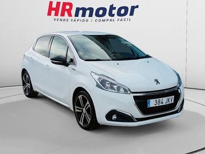 Usado Peugeot 208 GT-line 111 CV (81 kW) 2015 Blanco Utilitario