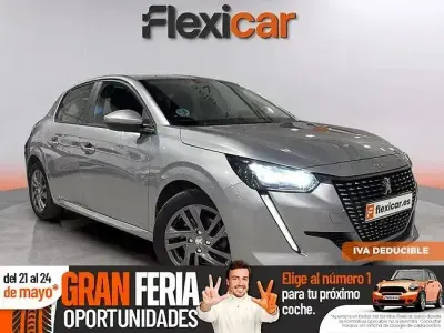 Usado Peugeot 208 Active 100 CV (73 kW) 2021 Gris Utilitario