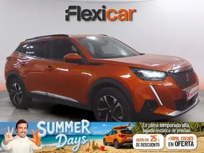 Usado Peugeot 2008 Allure 130 CV (95 kW) 2020 Naranja SUV