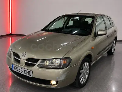Usado Nissan Almera Acenta 98 CV (72 kW) 2003 Beige Berlina