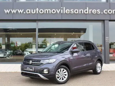 Usado VW T-Cross Advance 150 CV (110 kW) 2022 Gris / plata SUV