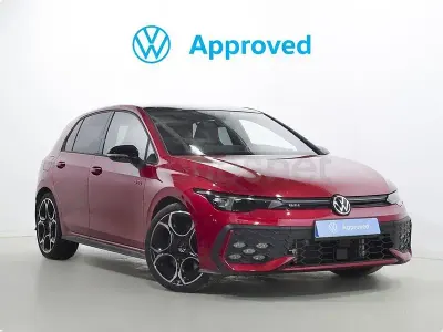 Usado VW Golf VIII GTI 265 CV (194 kW) 2025 Rojo Berlina