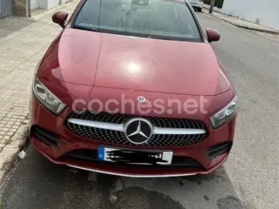 Usado Mercedes A250 218 CV (160 kW) 2023 Granate Berlina