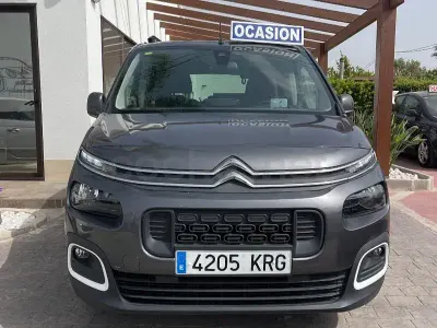 Usado Citroën Berlingo Shine 130 CV (95 kW) 2018 Gris / plata Monovolumen