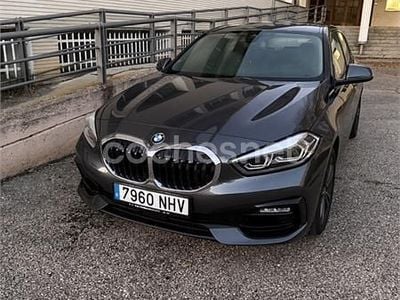 Usado BMW 118 Sport Line 136 CV (100 kW) 2020 Gris / plata Utilitario