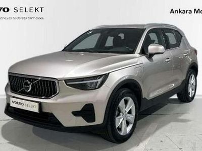 Plateado Usado 2023 Volvo XC40 Core SUV | 29.900 € (Precio justo)