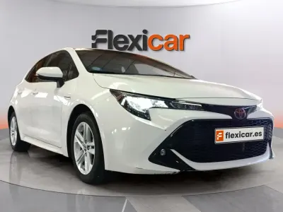 Usado Toyota Corolla Active 122 CV (89 kW) 2020 Blanco Berlina