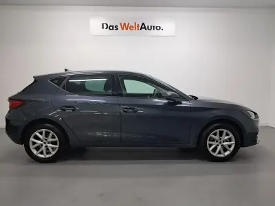 Usado Seat Leon Style 110 CV (80 kW) 2024 Gris