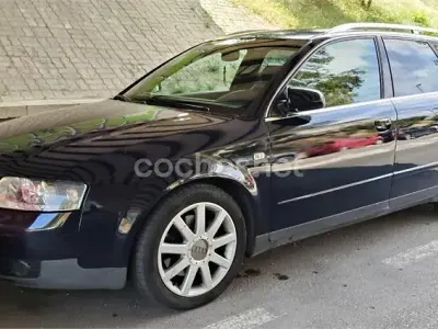 Usado Audi A4 Sport 163 CV (119 kW) 2003 Azul Familiar
