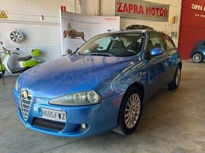 Usado Alfa Romeo 147 Distinctive 105 CV (77 kW) 2007 Azul Utilitario