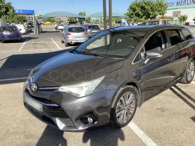 Usado Toyota Avensis Advance 143 CV (105 kW) 2015 Gris / plata Familiar