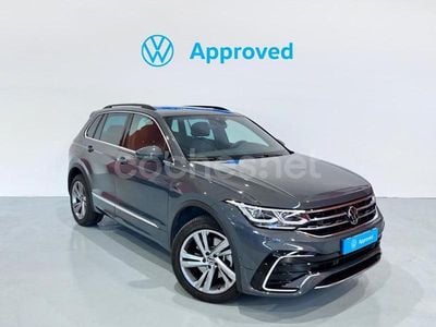 Usado VW Tiguan R-line 245 CV (180 kW) 2023 Gris / plata SUV